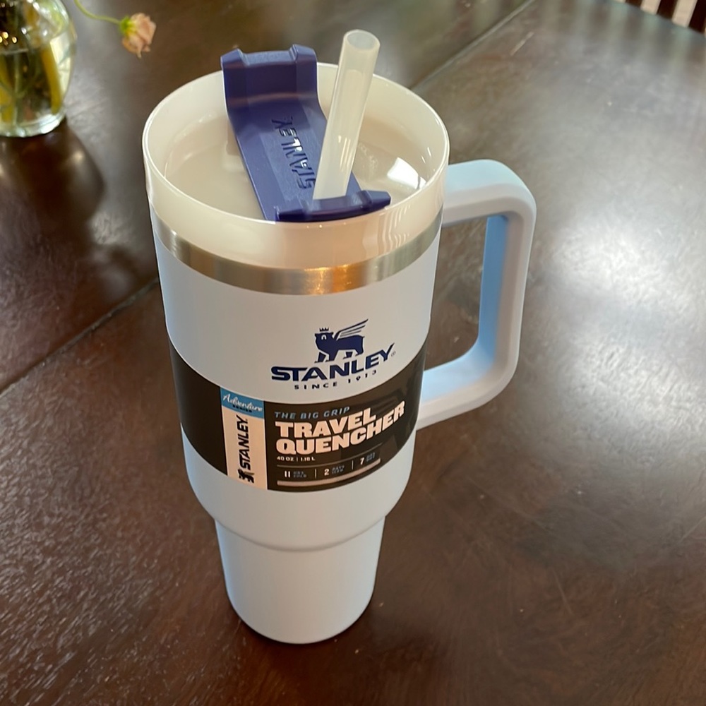 Stanley 40oz Cornflower Quencher